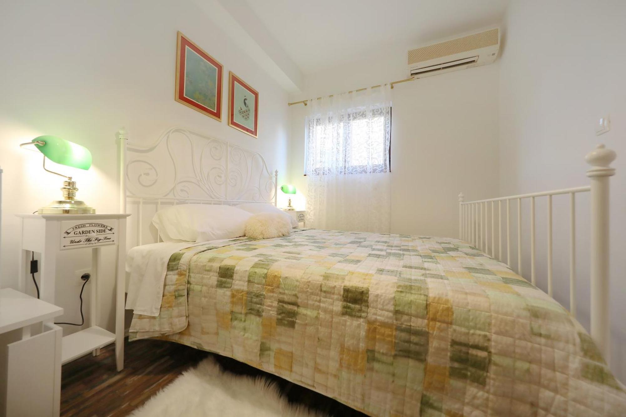 Apartments And A Room Ina Zara Esterno foto