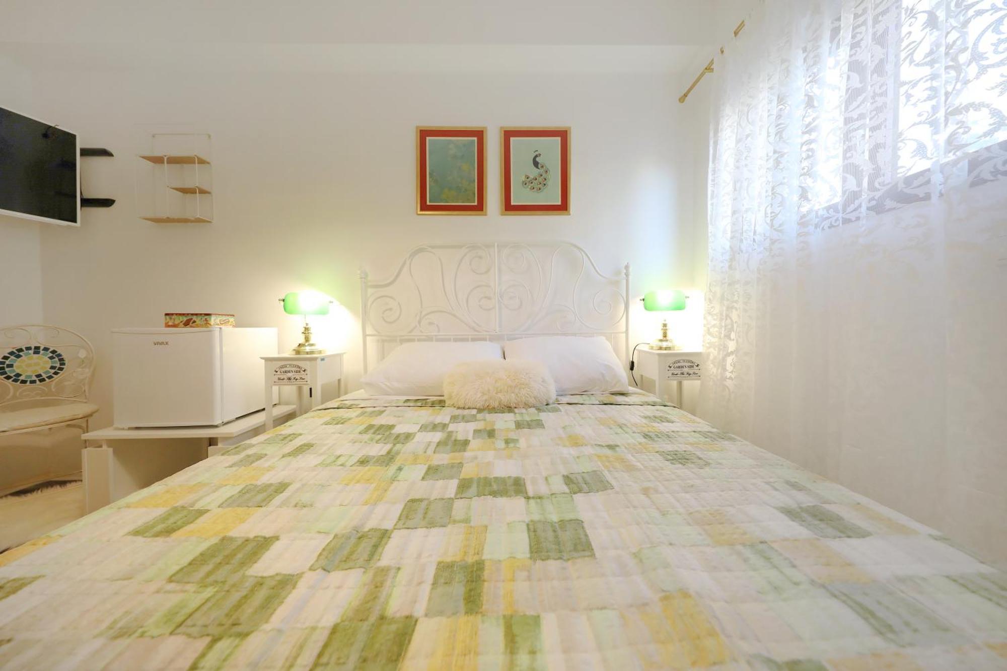 Apartments And A Room Ina Zara Esterno foto