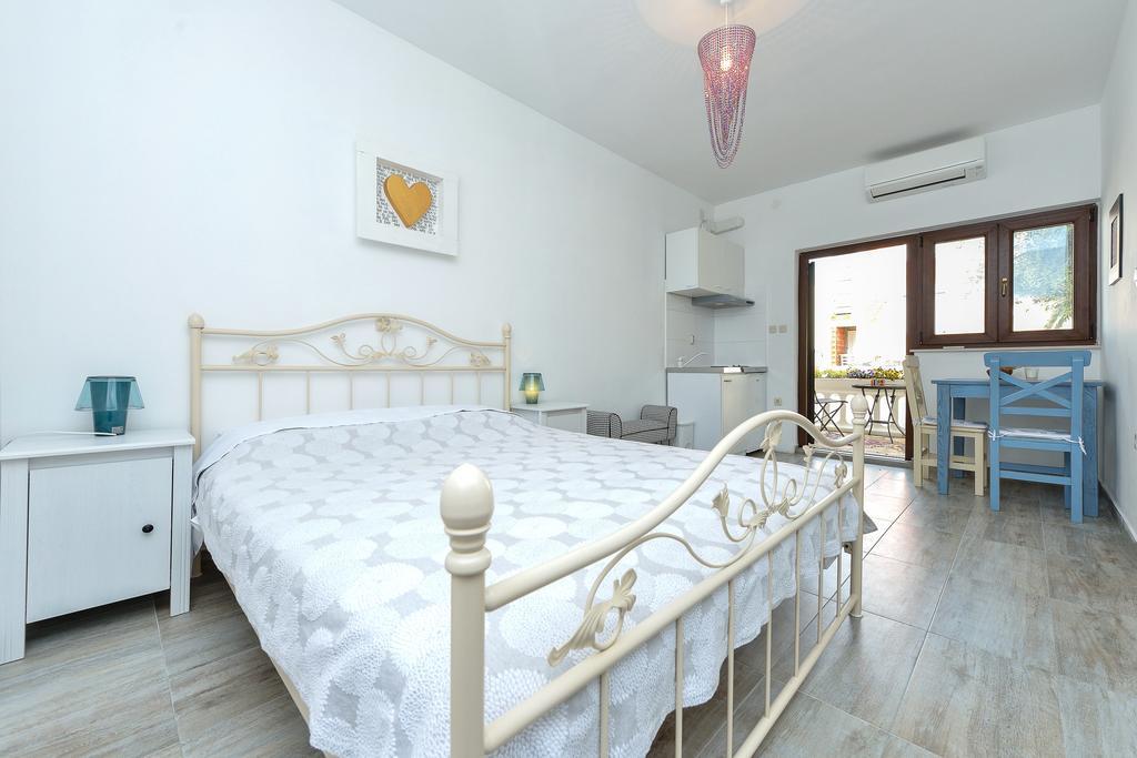 Apartments And A Room Ina Zara Esterno foto